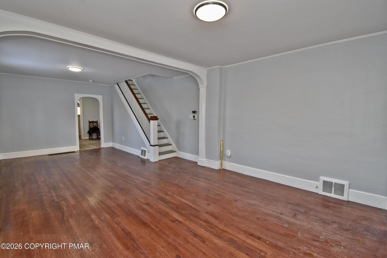 198 Grove St - Photo 4 of 26