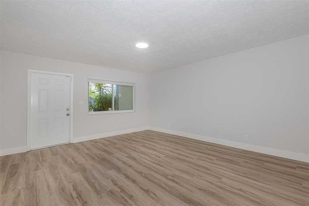 9062 Nw 23rd St #W - Photo 4 of 23