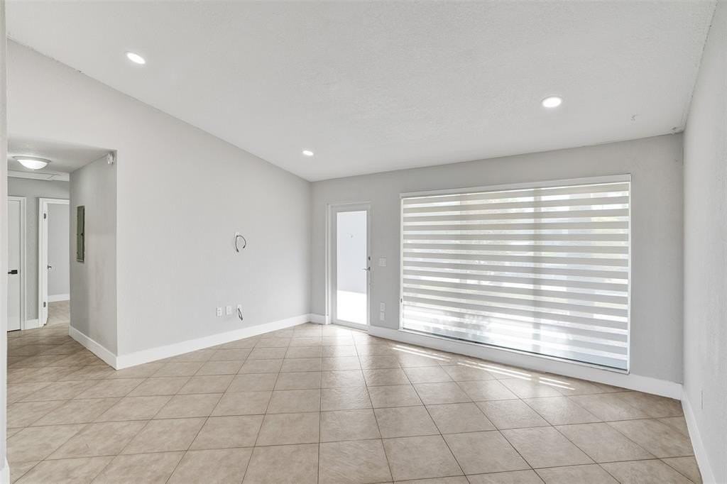 9431 Nw 10th St - Photo 7 of 49