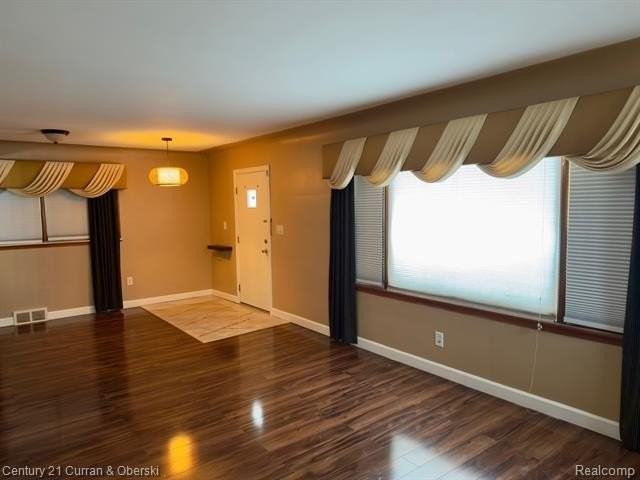 14921 Tireman Ave - Photo 7 of 26