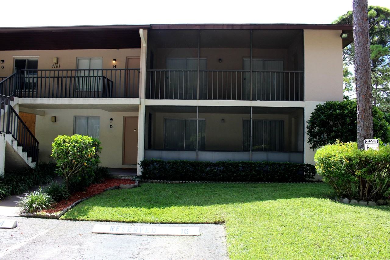 4181 S 57th Ave #D - Photo 2 of 24