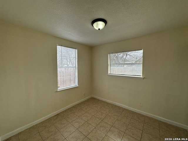 410 Dorie St - Photo 4 of 8