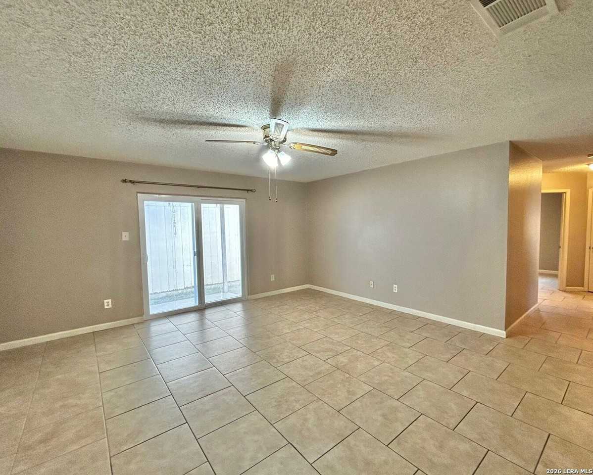 15431 Cross Vine - Photo 4 of 20