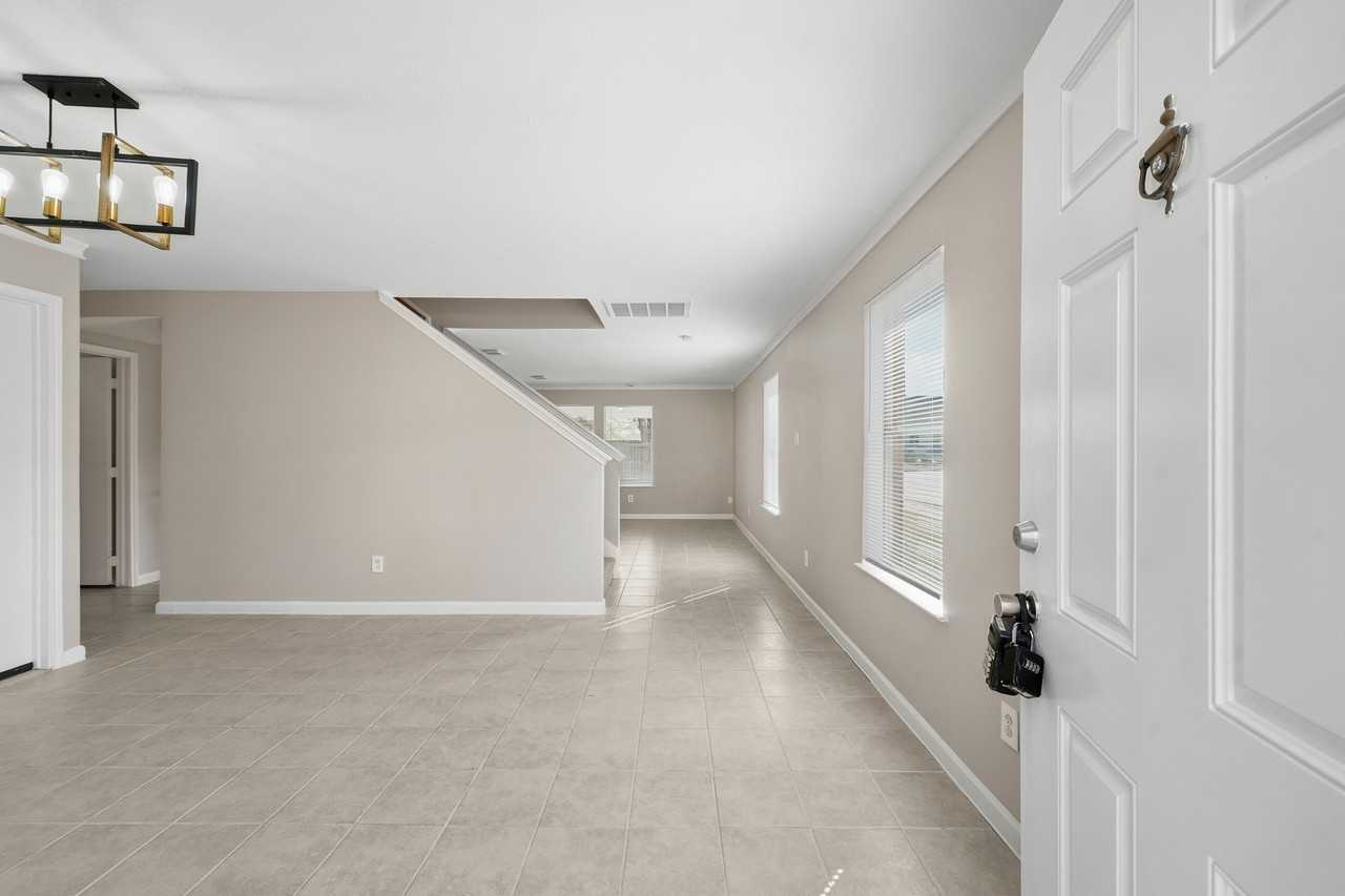 21619 Knightsbrook Ln #1 - Photo 3 of 30