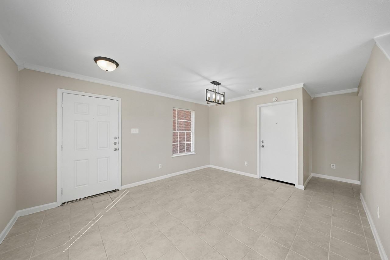 21619 Knightsbrook Ln #1 - Photo 4 of 30