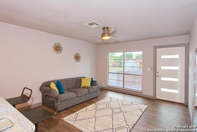 7274 Montgomery Dr - Photo 6 of 23