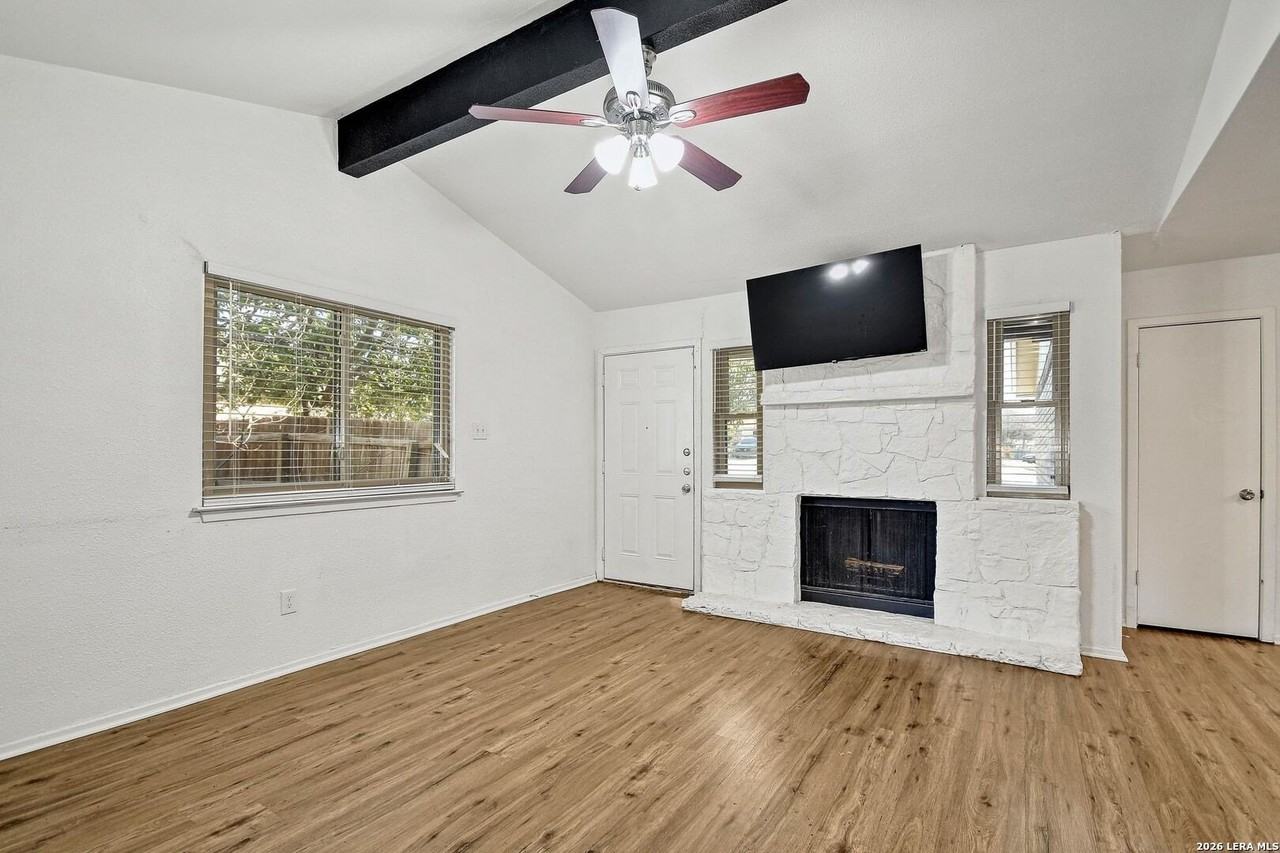 5623 Fountainwood Dr - Photo 6 of 25