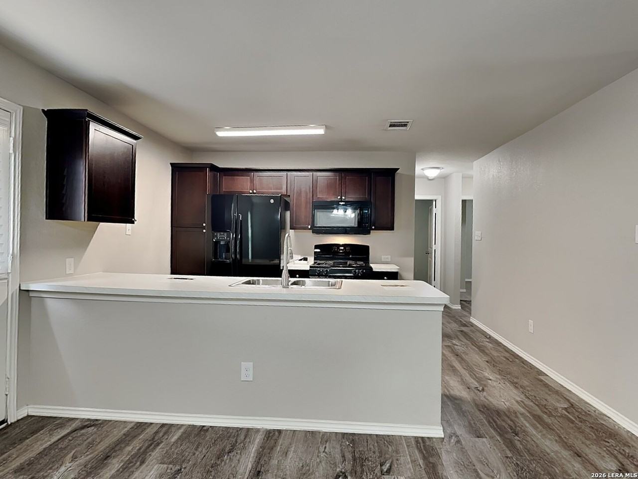 8525 Amistad Cv - Photo 6 of 17