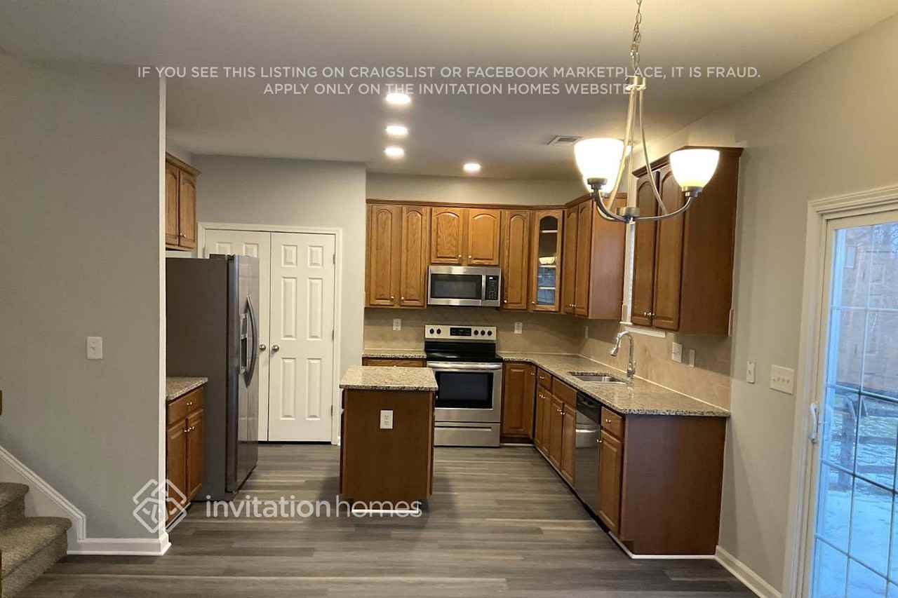 12120 Palomar Dr - Photo 3 of 13