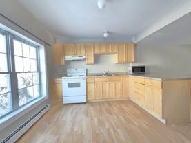 208 Grove St #B - Photo 1 of 1