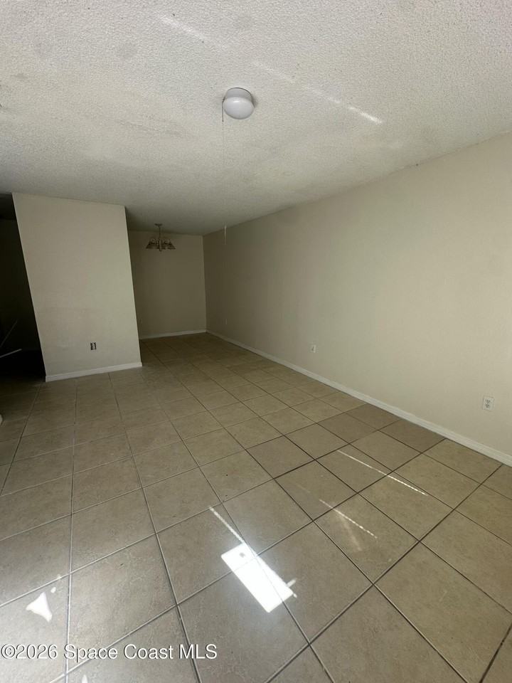 555 Rockpit Rd - Photo 2 of 10