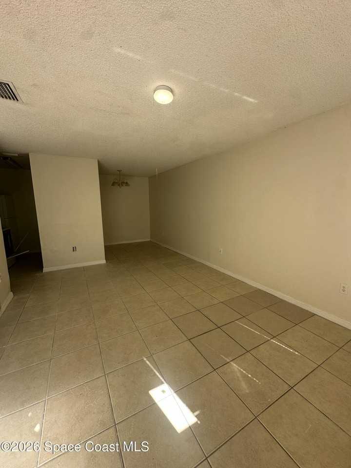 555 Rockpit Rd - Photo 3 of 10