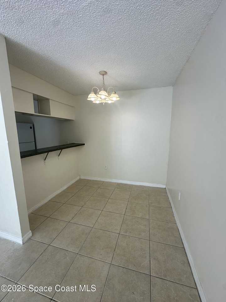 555 Rockpit Rd - Photo 4 of 10