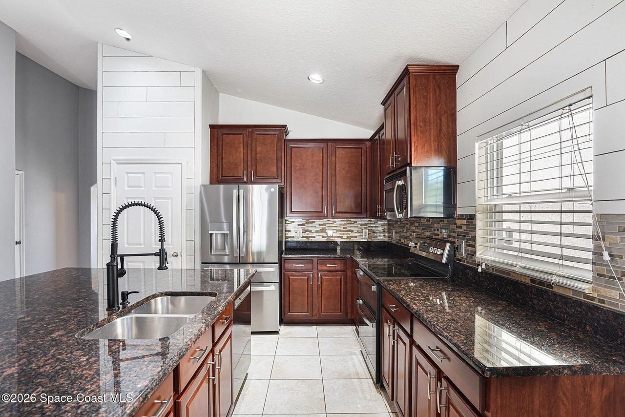 2712 Snapdragon Dr Nw - Photo 4 of 20