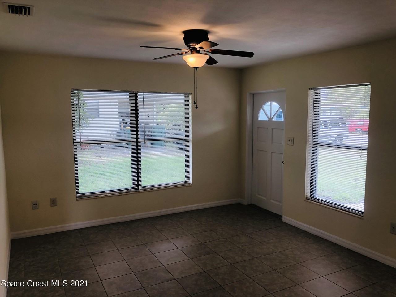 1923 Jefferson Ave - Photo 5 of 25