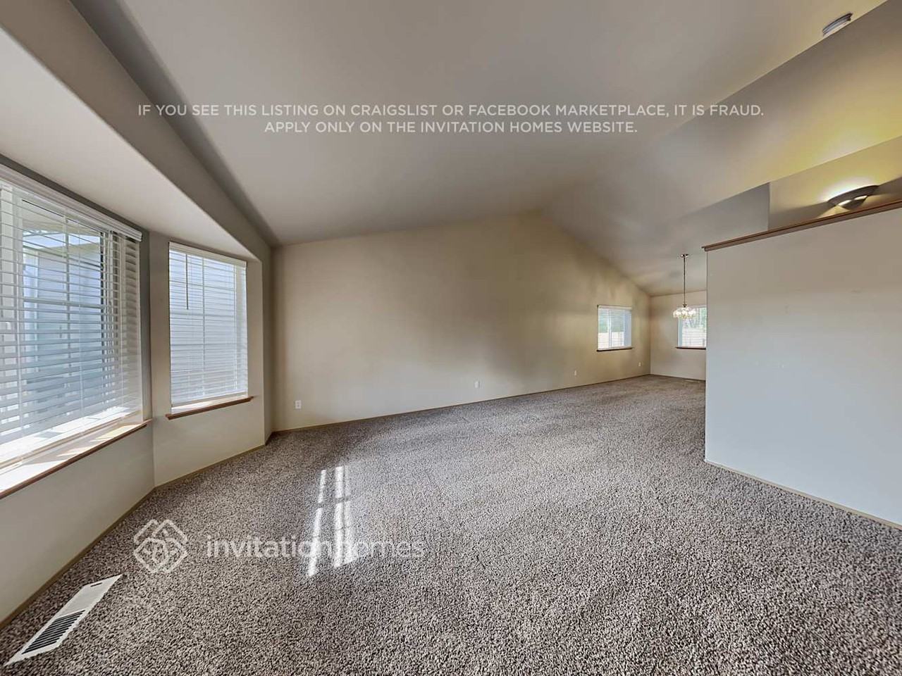 14904 Woodland Ave E - Photo 5 of 18