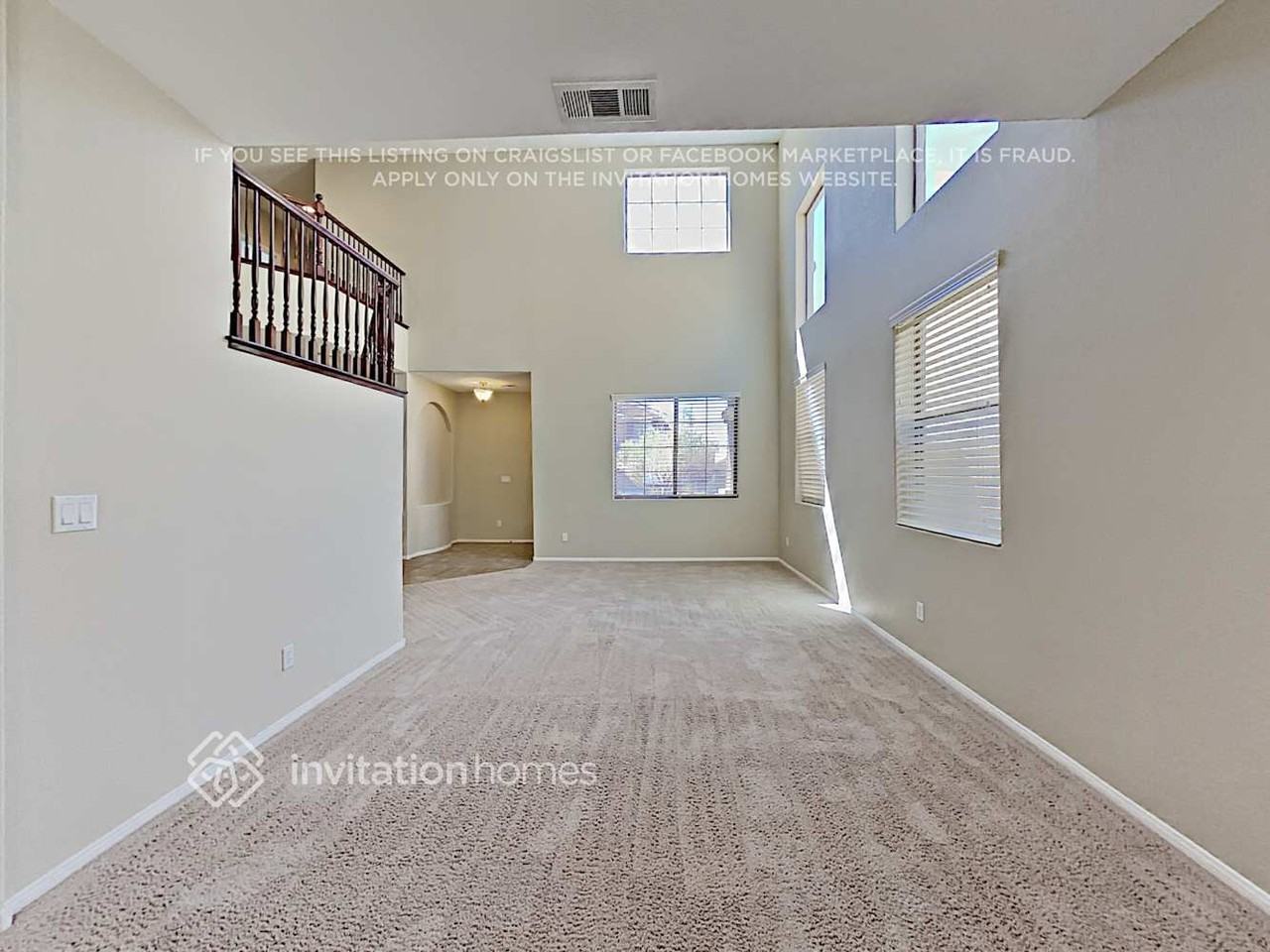 2730 Craigmillar St - Photo 5 of 31