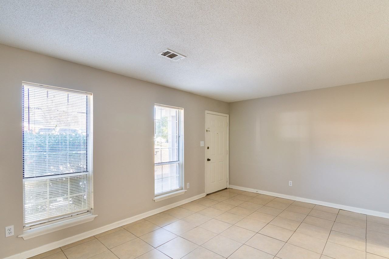 424 Evans Mill Dr #B - Photo 3 of 17