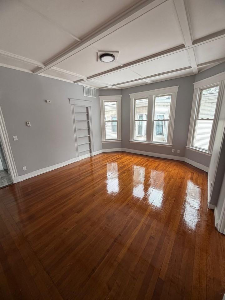 599 Elm St #2 - Photo 4 of 7