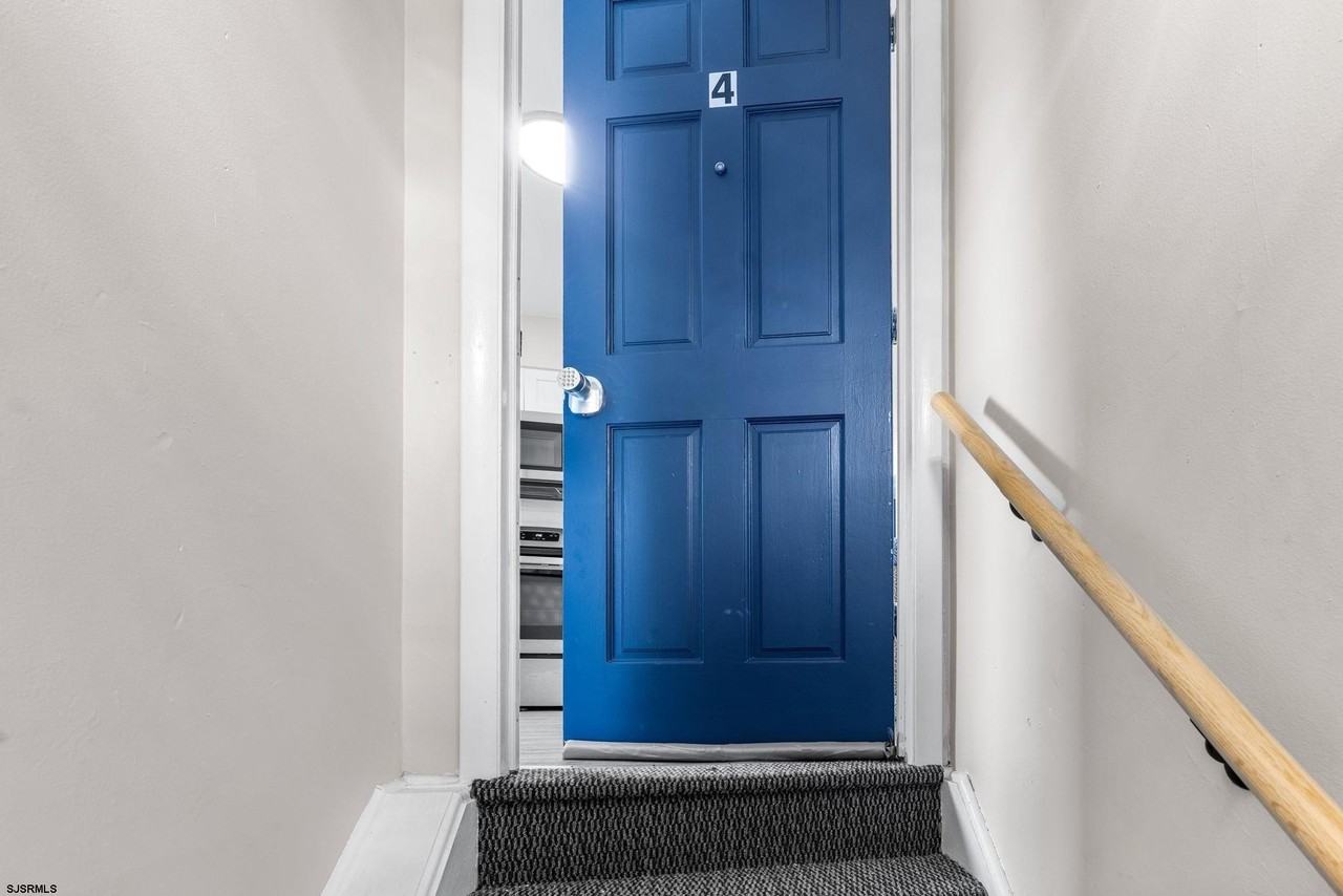 159 Sheridan Sq - Photo 5 of 27