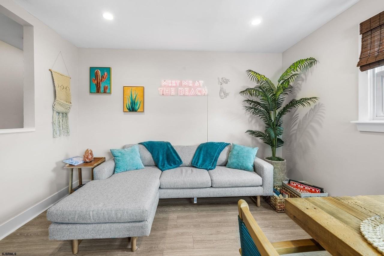 159 Sheridan Sq - Photo 7 of 27