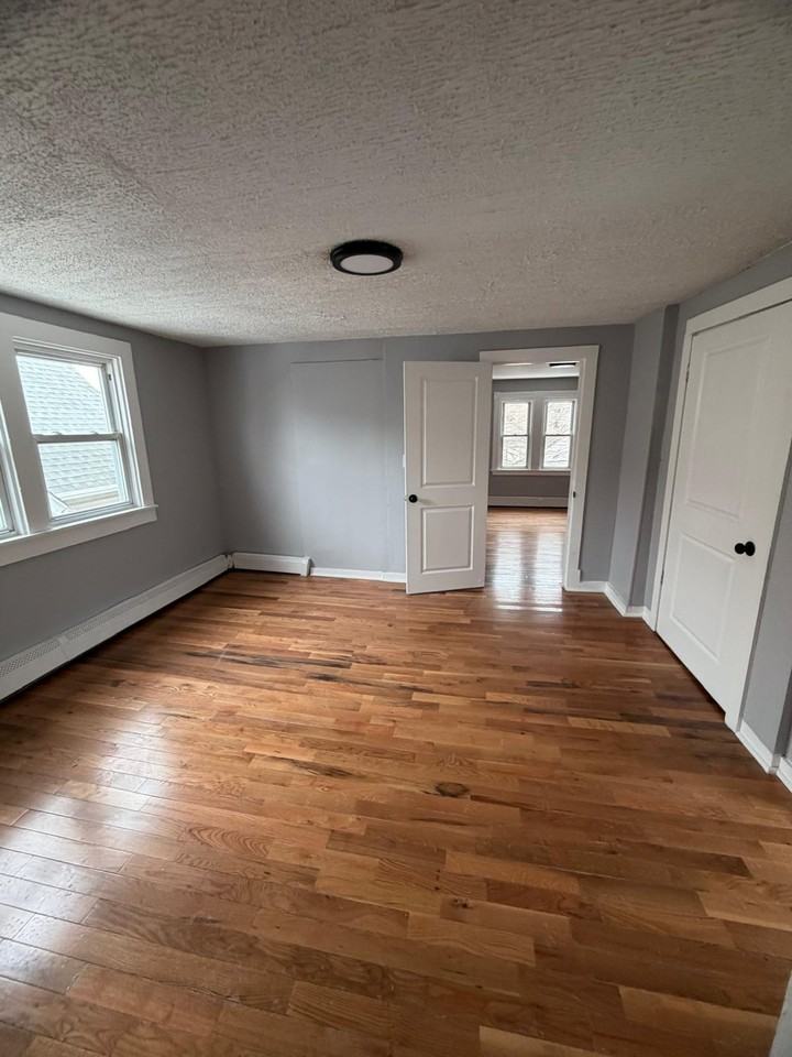 108 Dewitt St 2nd Fl #2 - Photo 7 of 10