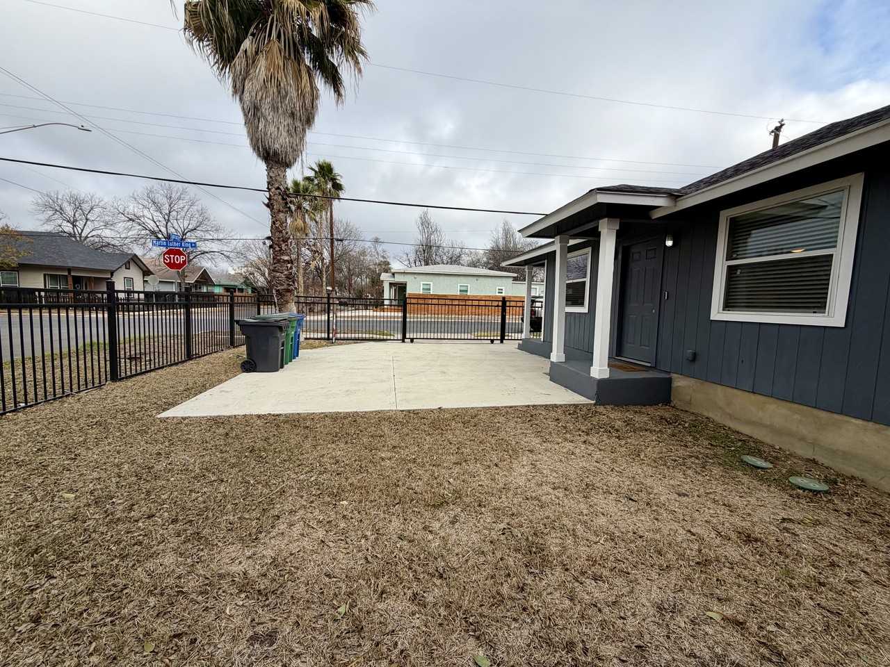 514 Martin Luther King Dr #1 - Photo 4 of 47