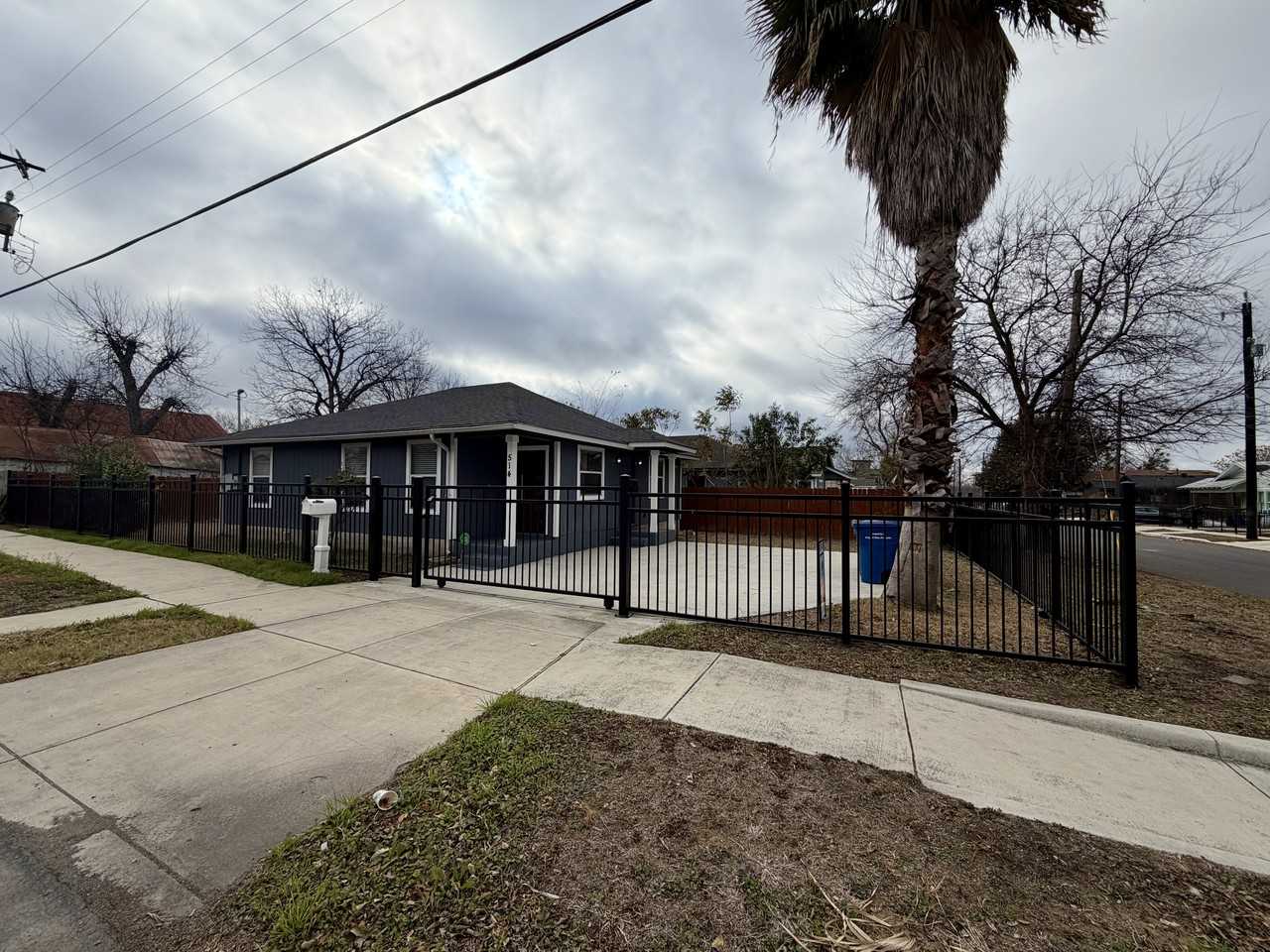 514 Martin Luther King Dr #1 - Photo 7 of 47