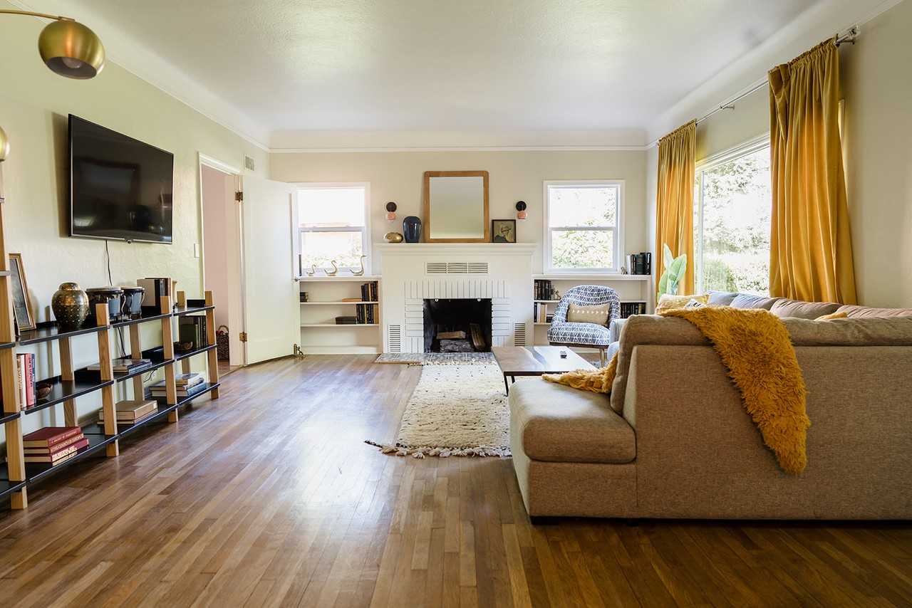 570 E 3rd St #A - Photo 3 of 17