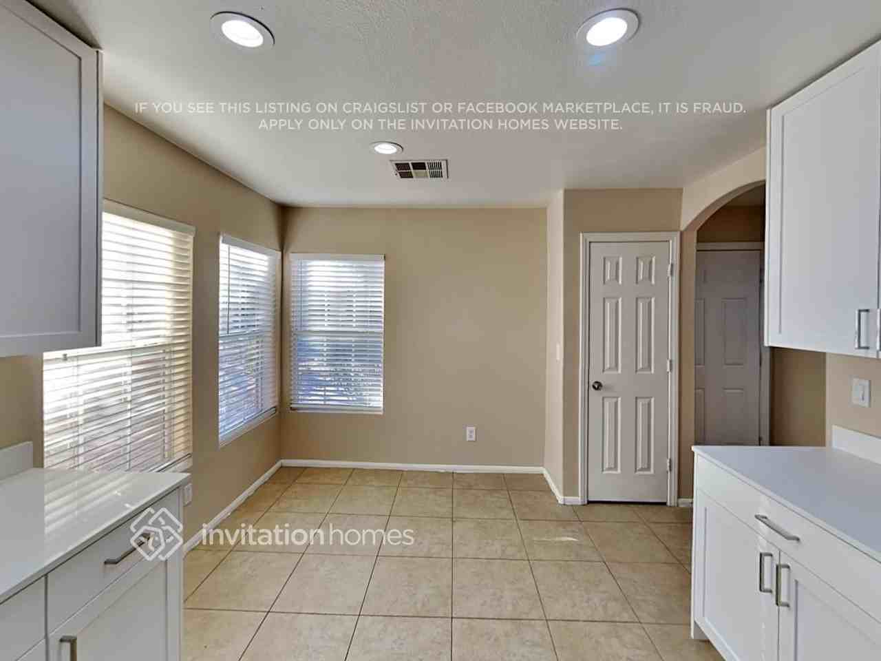 546 Poplar Leaf St - Photo 6 of 20