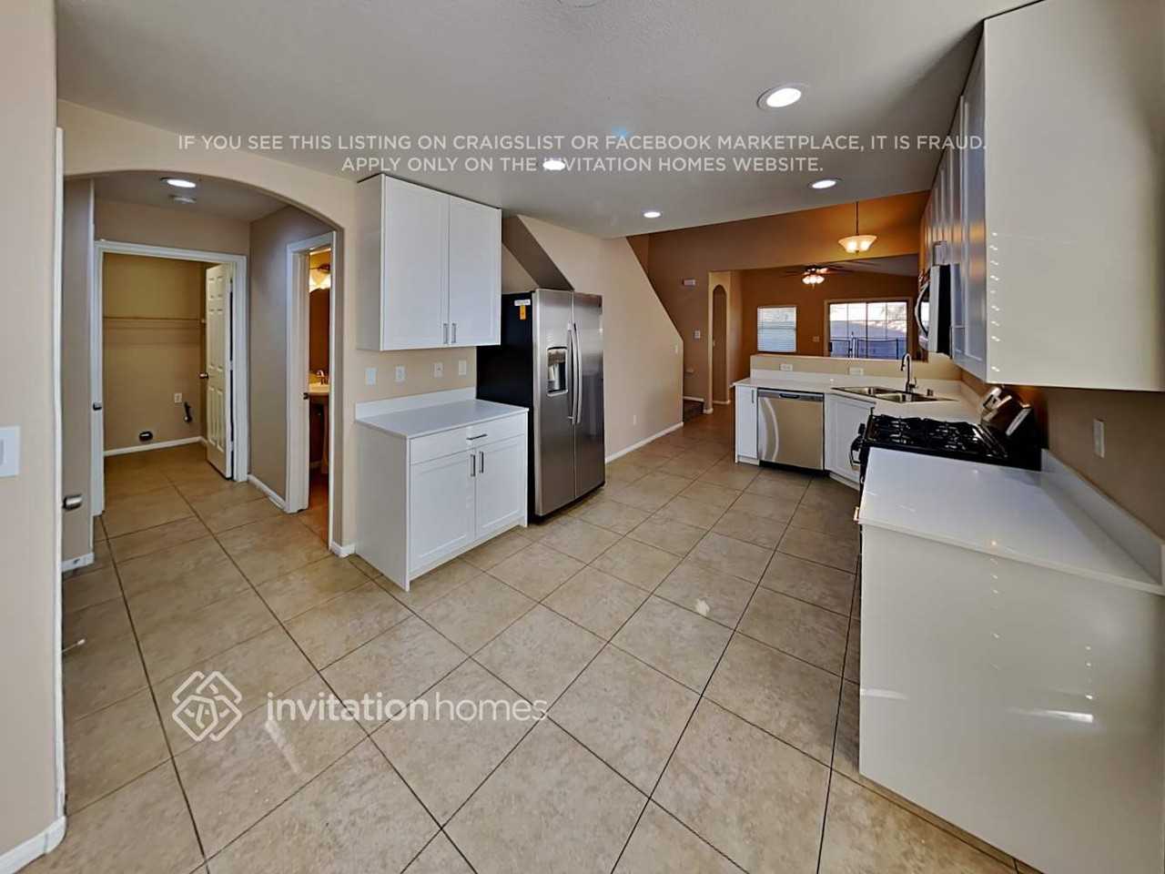 546 Poplar Leaf St - Photo 7 of 20