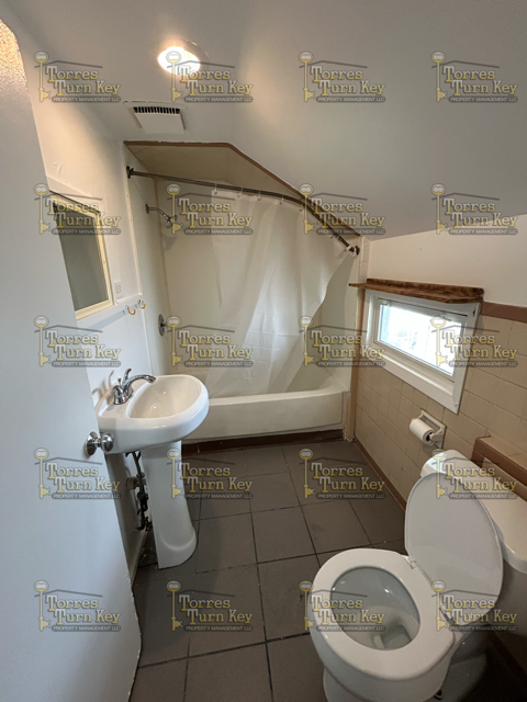 331 Portland Ave #UP - Photo 2 of 7