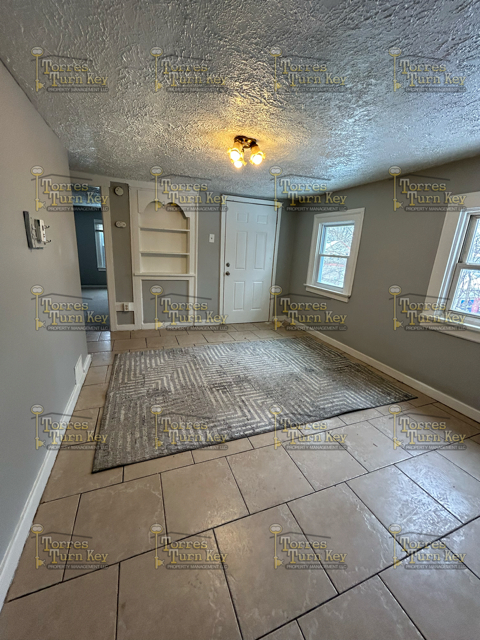 331 Portland Ave #UP - Photo 4 of 7