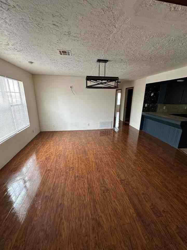 2422 Sw Jefferson Ave #1 - Photo 3 of 9