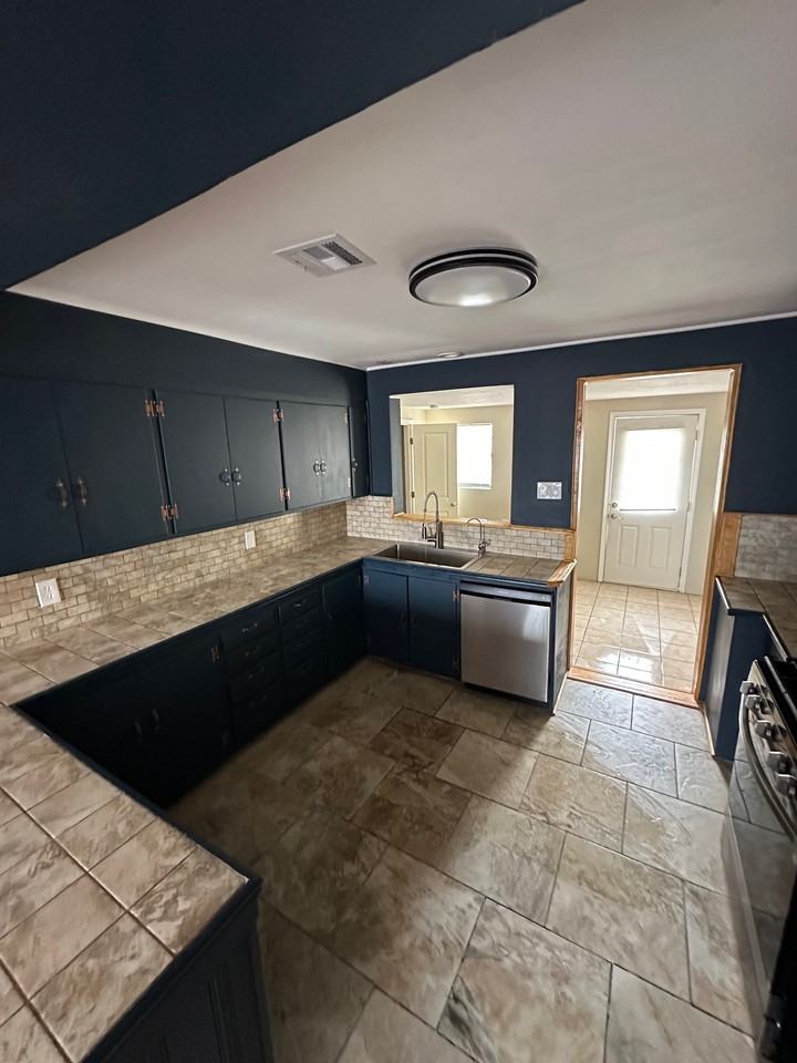 2422 Sw Jefferson Ave #1 - Photo 4 of 9