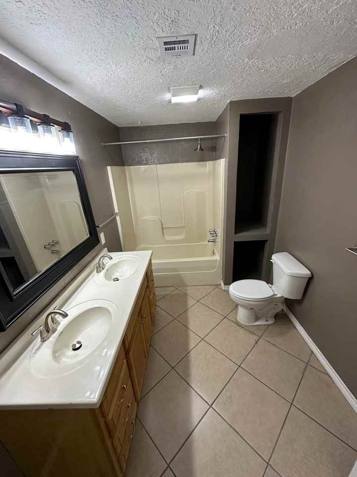 2422 Sw Jefferson Ave #1 - Photo 5 of 9