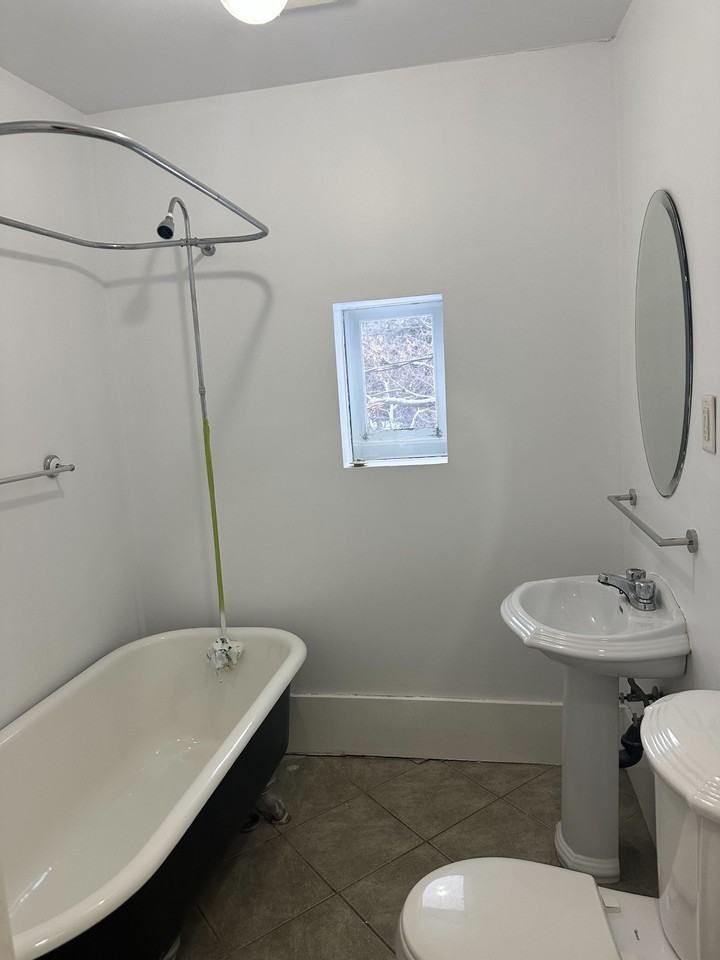 2014 Athol St #2014 - Photo 5 of 10