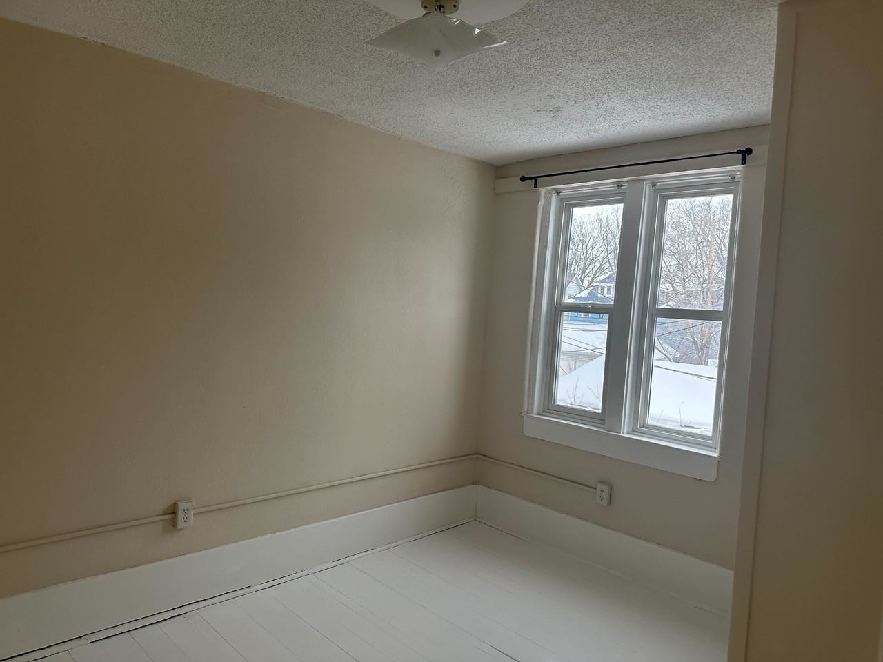 2014 Athol St #2014 - Photo 7 of 10