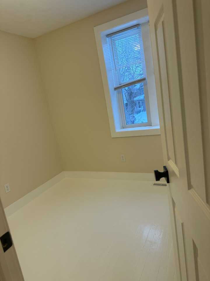 2008 Athol St #2008 - Photo 6 of 10