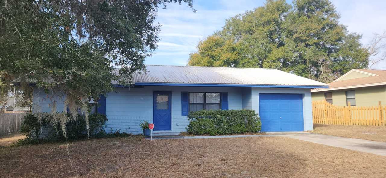 242 Redbud Ln - Photo 2 of 17