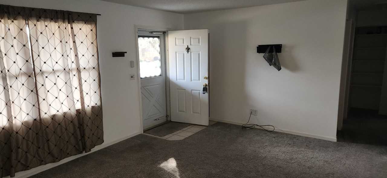 242 Redbud Ln - Photo 7 of 17