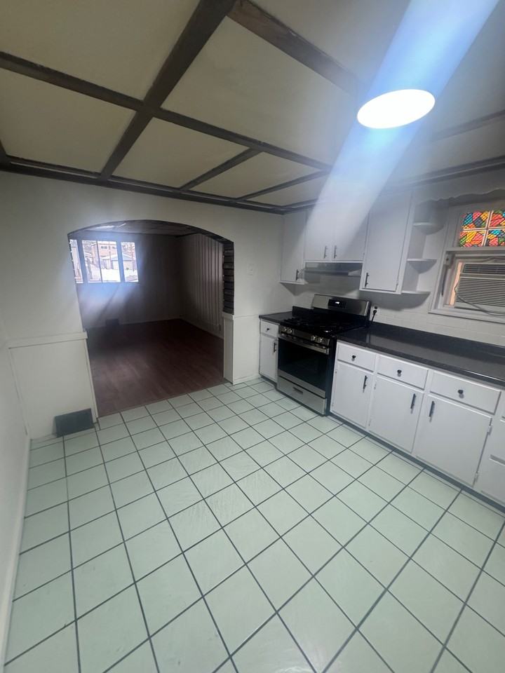 1413 4th Ave #1 - Photo 2 of 14