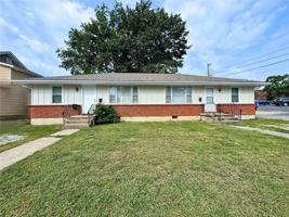 featured image of 606 Cleburn St #1