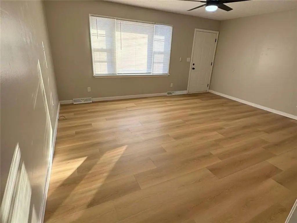 606 Cleburn St #1 - Photo 2 of 12