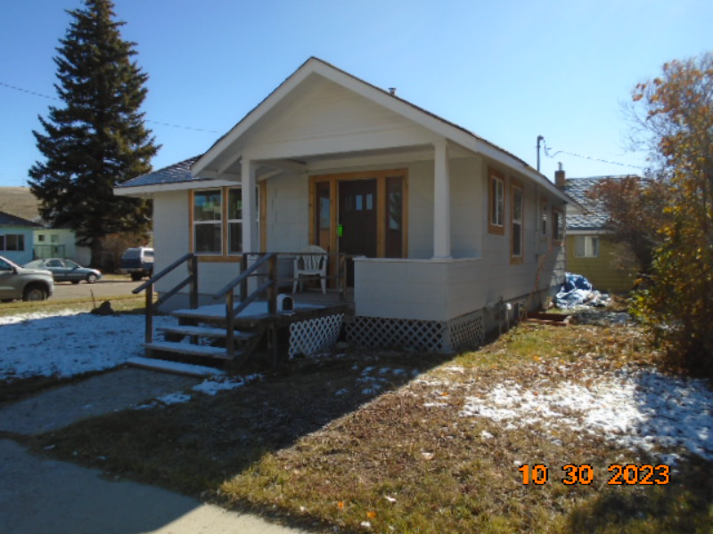 502 Garnet St #1 - Photo 3 of 50