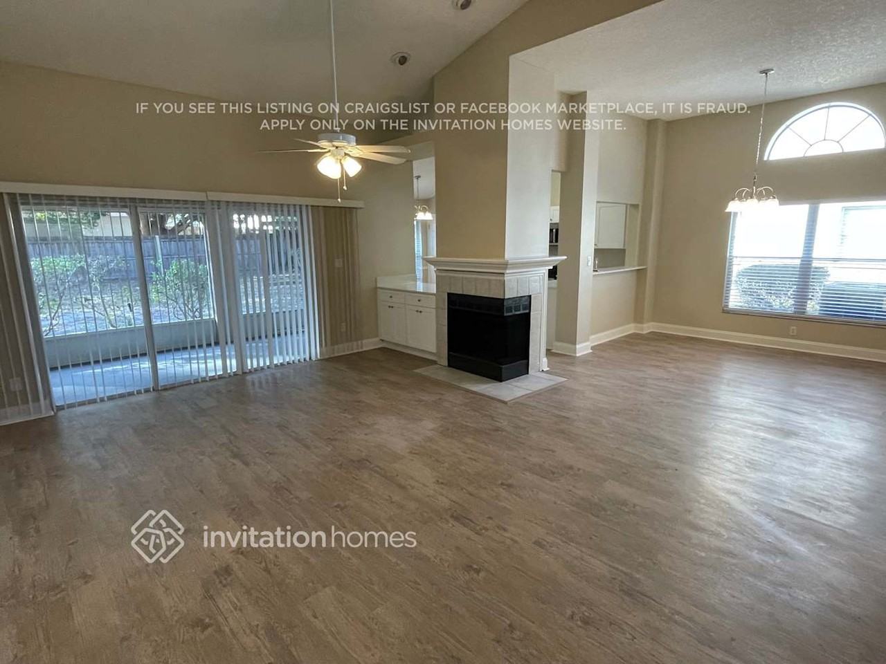 412 Country Wood Cir - Photo 3 of 11