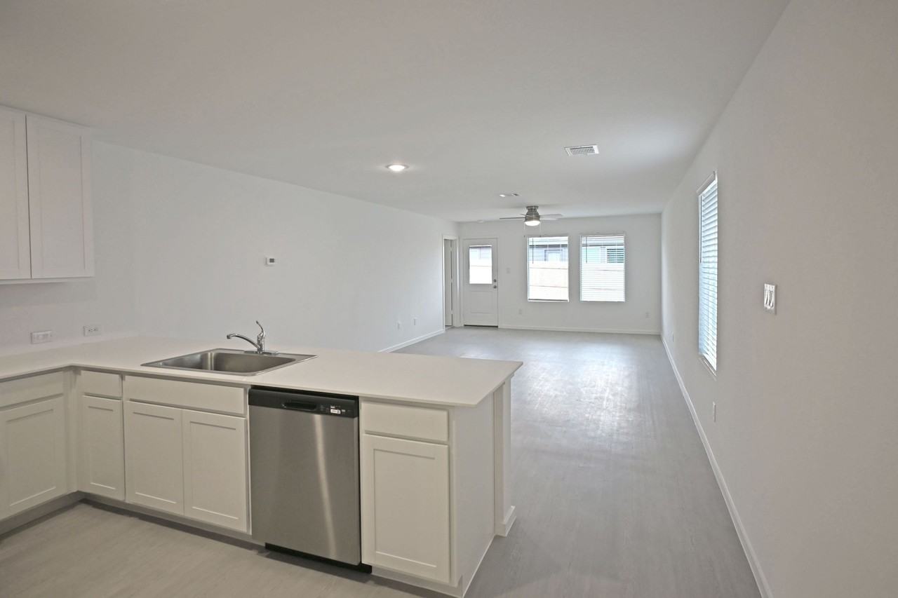 1502 Tip Top Mdw #1 - Photo 6 of 46