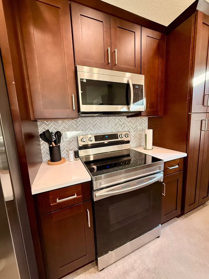 3937 Kenwood Ave #C2 - Photo 6 of 31