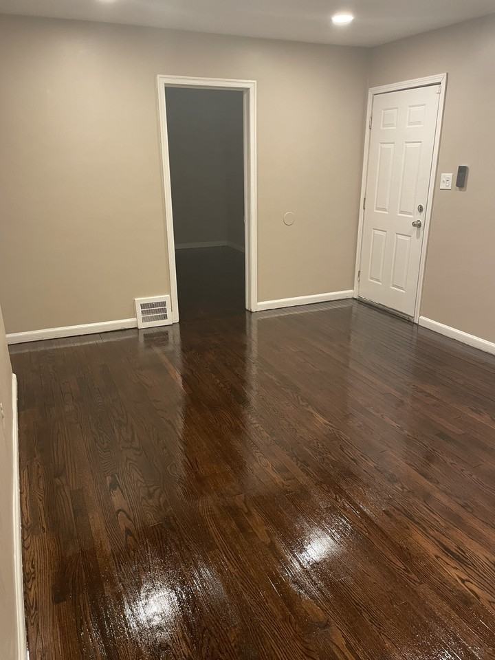 19929 Westphalia St - Photo 4 of 5