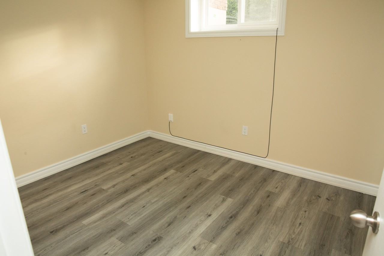 32 Durrington Cres #2 - Photo 2 of 10